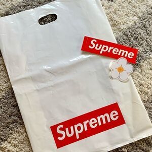 Supreme 100% authentic BAG & 2 stickers ( classic & flower )